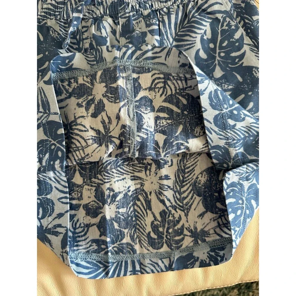 Small girl’s stamped light weight tropical drawstring skirt